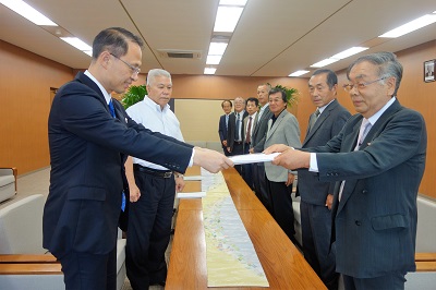 山野市長