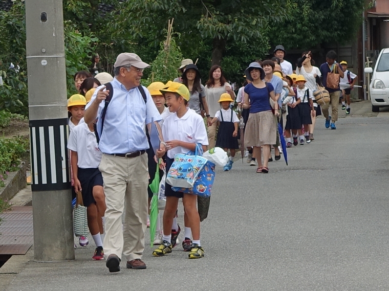 小学校へ１