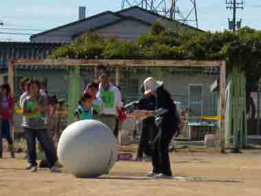 大玉転がし