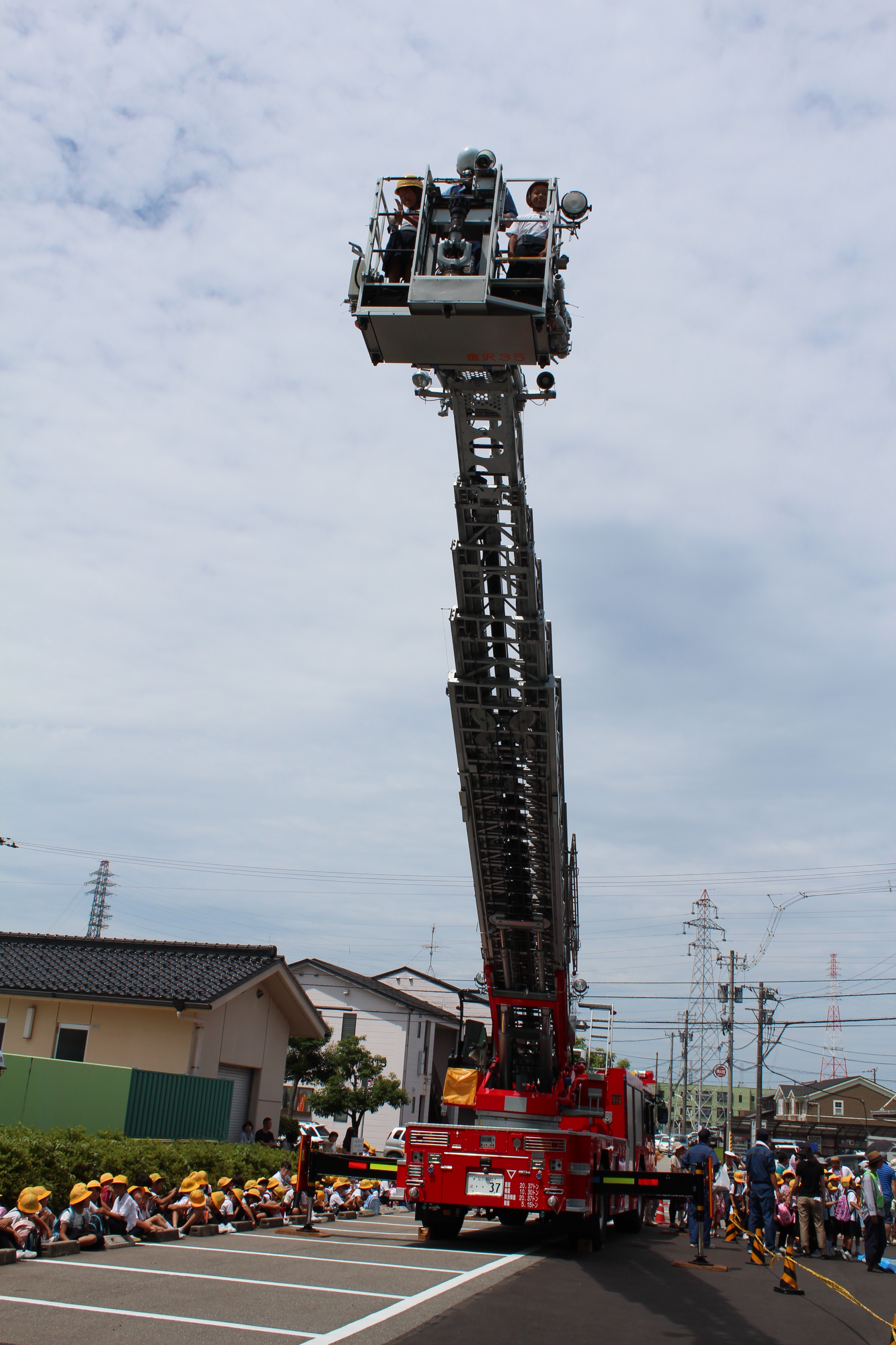 はしご車２