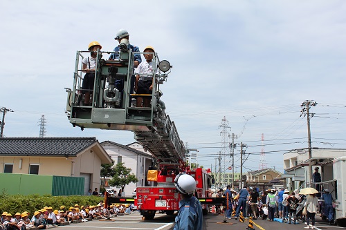 はしご車３